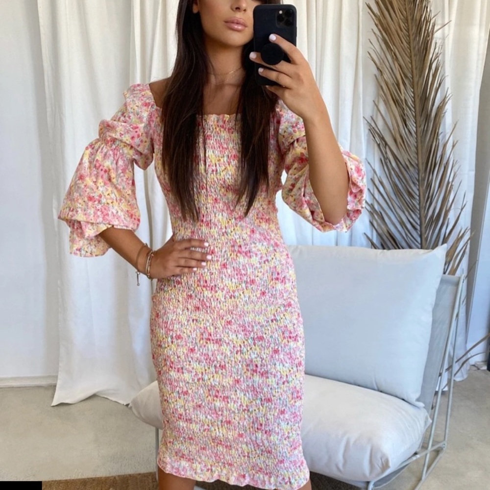 Brand New (TAGS STILL ON) FLORAL DRESS IN PINK FROM SNDYS (AUSTRALIAN BOUTIQUE)